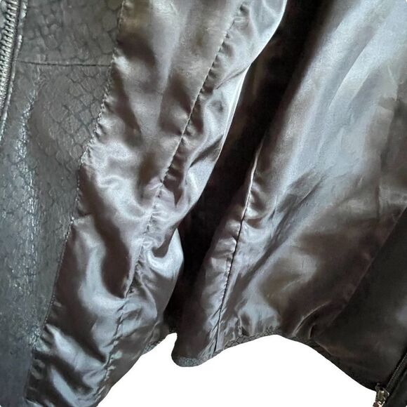 Alfani ~ Petites ~ Genuine Leather Jacket ~ Fully lined ~ size Small - Picture 3 of 9